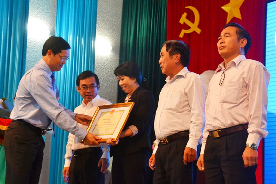 Tổng công ty cao su Đồng Nai nhận Bằng khen của Tập đoàn công nghiệp cao su Việt Nam