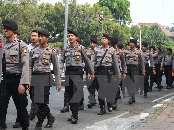 Cảnh sát Indonesia được triển khai tại Jakarta. (Nguồn: AFP/TTXVN)