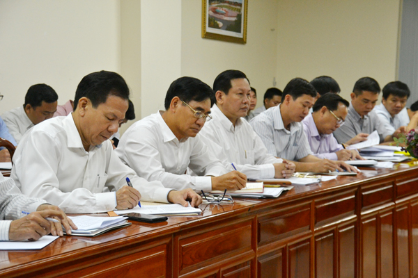 Phó chủ tịch UBND tỉnh Trần Văn Vĩnh cùng các sở, ngành làm việc với Bộ Giao thông - vận tải 