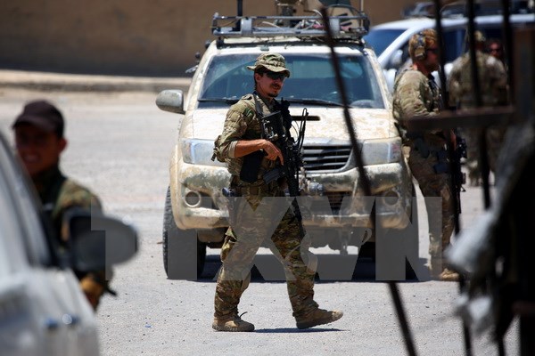 Binh sĩ Mỹ gác tại thị trấn Tabqa, Syria ngày 29/6/2017. (Nguồn: AFP/TTXVN)