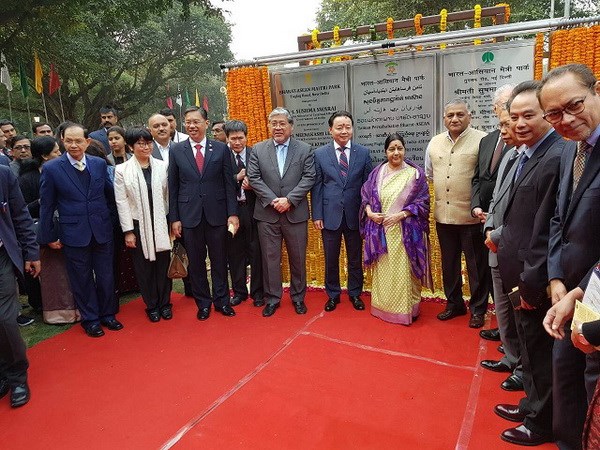 Bộ trưởng Trần Hồng Hà dự lễ khánh thành Công viên hữu nghị Ấn Độ-ASEAN. (Ảnh: Huy Bình/Vietnam+)