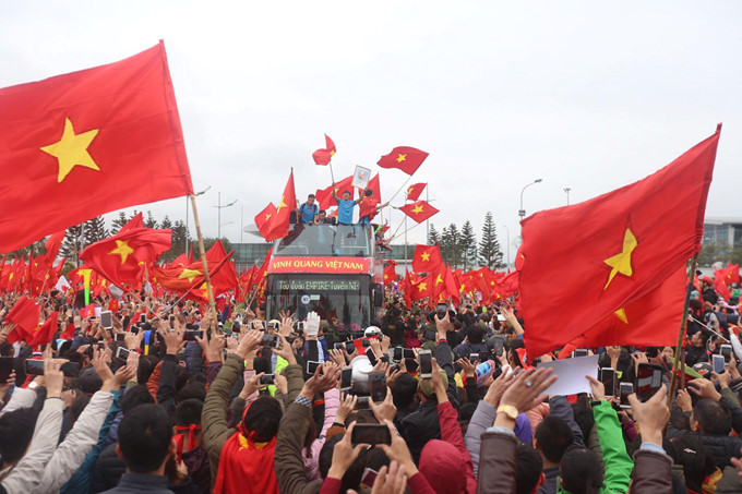 Hàng vạn người dân đón đội tuyển U.23 Việt Nam trở về.