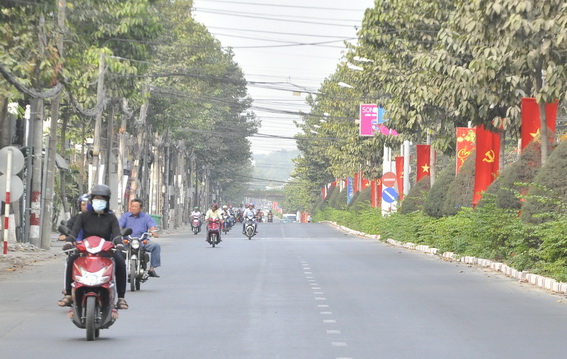 Đường Nguyễn Ái Quốc đoạn qua ngã tư Tân Phong thông thoáng ngày đầu năm