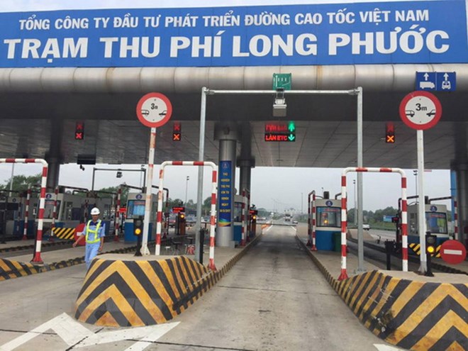Làn thu phí tự động không dừng của trạm thu phí Long Phước trên tuyến cao tốc Thành phố Hồ Chí Minh-Long Thành-Dầu Giây. (Ảnh: Hoàng Hải/TTXVN)