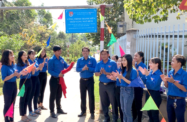Huyện đoàn Nhơn Trạch khánh thành công trình thanh niên 