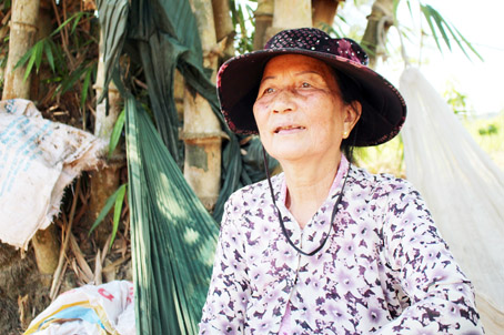 Bà Nguyễn Thị Mai (Tư Mai) của dân ấp 2, xã Mã Đà (huyện Vĩnh Cửu).
