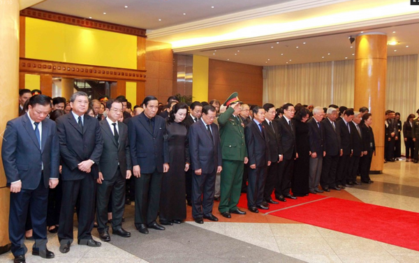 Các lãnh đạo, nguyên lãnh đạo Đảng, Nhà nước dự Lễ truy điệu nguyên Thủ tướng Phan Văn Khải.