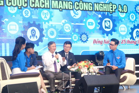 Tiến sĩ Đặng Mạnh Trung, Vụ trưởng, Trưởng văn phòng công tác Tuyên giáo phía Nam (Ban Tuyên giáo Trung ương) chia sẻ tại tọa đàm 