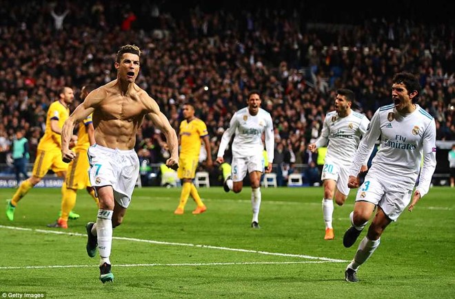 Ronaldo thực hiện thành công quả penalty giúp Real tránh khỏi cú sốc.