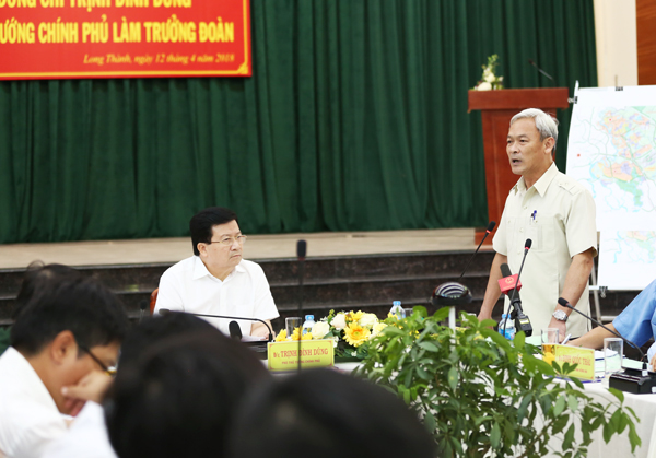 Bí thư Tỉnh ủy, Chủ tịch HĐND tỉnh Nguyễn Phú Cường phát biểu tại buổi làm việc.