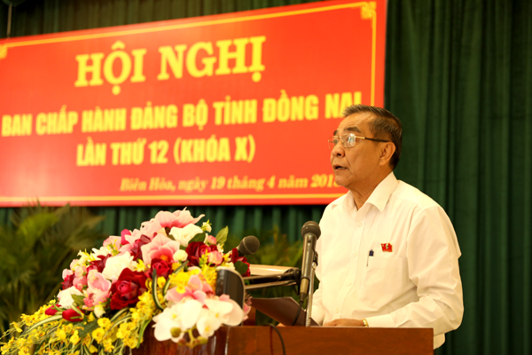 Đồng chí Trần Văn Tư, Phó bí thư Thường trực Tỉnh ủy phát biểu khai mạc hội nghị