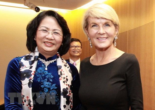 Phó Chủ tịch nước Đặng Thị Ngọc Thịnh gặp Bộ trưởng Ngoại giao Australia Julie Bishop. (Ảnh: Quang Hải/TTXVN)