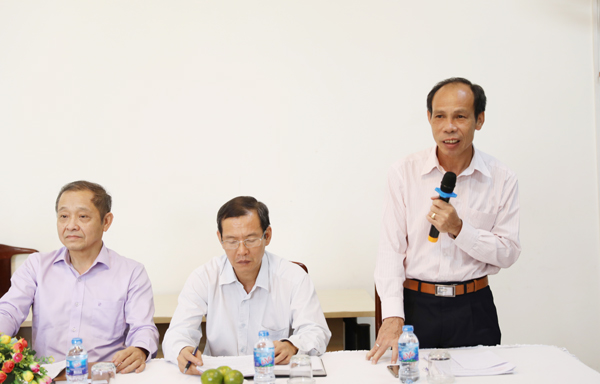 Bí thư Đảng ủy khối Doanh nghiệp tỉnh Trương Văn Vở phát biểu tại buổi ký kết