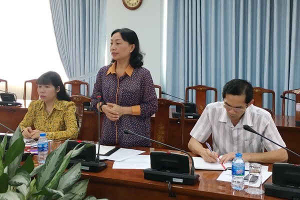 Đồng chí Bùi Thị Liễu, Phó chủ tịch Ủy ban MTTQ tỉnh cho rằng, công tác địa bàn dân cư còn yếu, cần phải xem lại công tác tuyên truyền ở địa bàn dân cư.