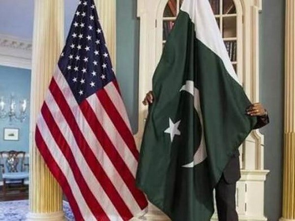 Quốc kỳ của Mỹ và Pakistan. (Nguồn: thenews.com.pk)