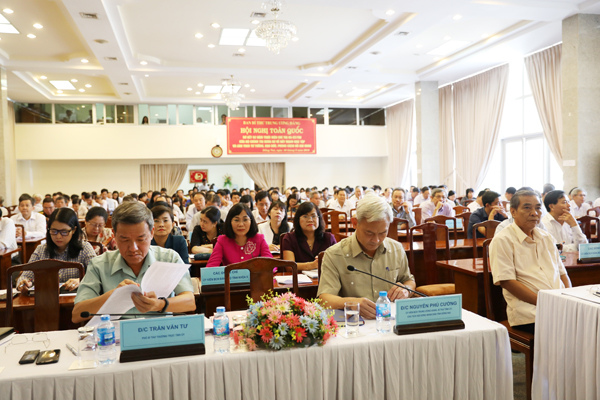 Lãnh đạo tỉnh tham dự hội nghị tại đầu cầu Đồng Nai.