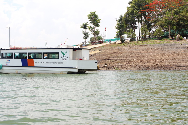 Sau khi tham quan sông Đồng Nai, khách có thể chọn thêm tour hồ Trị An.
