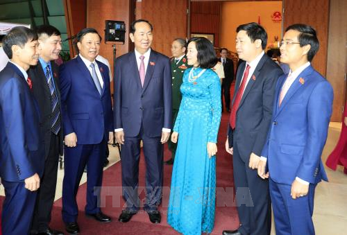 Chủ tịch nước Trần Đại Quang gặp gỡ các đại biểu Quốc hội. Ảnh: Nhan Sáng-TTXVN.