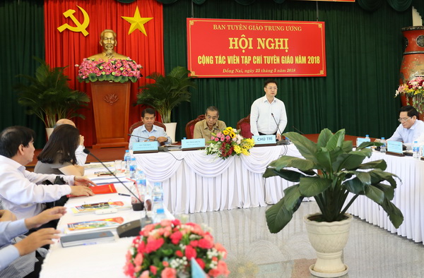 Tổng biên tập Tạp chí Tuyên giáo Lê Huy Nam phát biểu tại hội nghị (3)