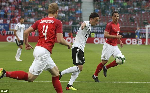 Tuyển Đức thua trận dù dẫn trước bởi bàn thắng của Oezil. (Nguồn: AP)