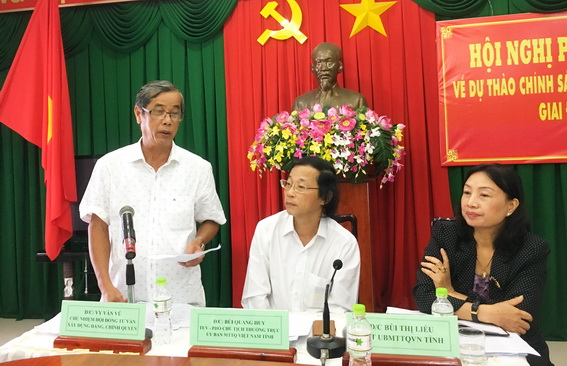 Đồng chí Vy Văn Vũ phát biểu ý kiến tại hội nghị