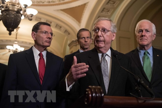 Lãnh đạo phe đa số Cộng hòa tại Thượng viện Mỹ Mitch McConnell - thứ 2, bên phải. (Ảnh: AFP/TTXVN)