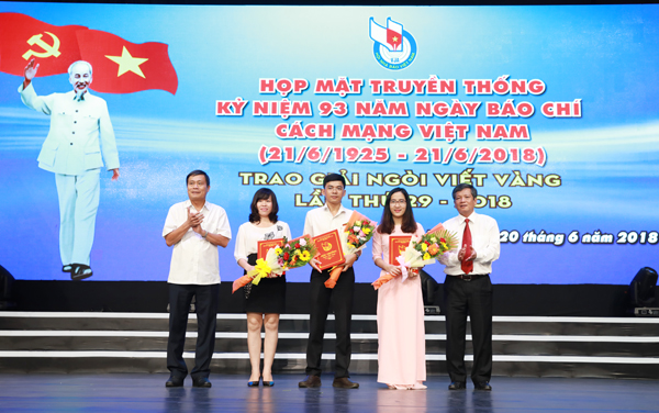 Các tác giả, nhóm tác giả đoạt giải Nhì Ngòi viết vàng Đồng Nai lần thứ 29.