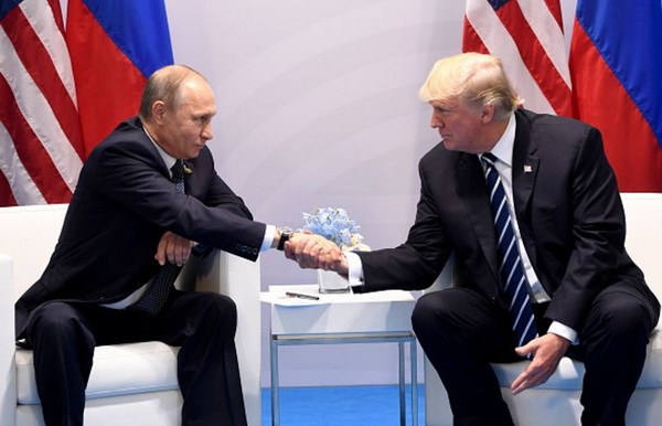 Tổng thống Nga Vladimir Putin và người đồng cấp Mỹ Donald Trump. (Nguồn: AFP)