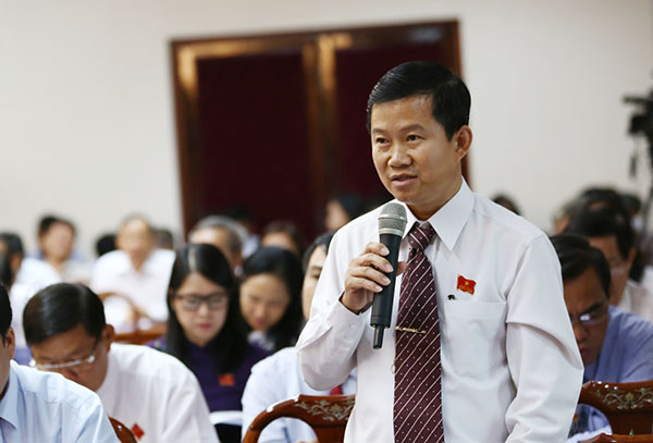  Lâm Thanh Đức (tổ đại biểu Xuân Lộc) lại chấn vấn lãnh đạo Công an tỉnh về tình hình an ninh trật tự diễn biến phức tạp