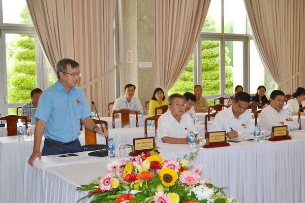Đồng chí Cao Tiến Dũng, Bí thư Huyện ủy Long Thành phát biểu tại hội nghị