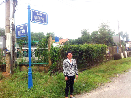 Con đường khang trang nhất ở xóm Cây Dầu, xã Phú Hội (huyện Nhơn Trạch) mang tên bà mẹ Việt Nam anh hùng Đào Thị Phấn.