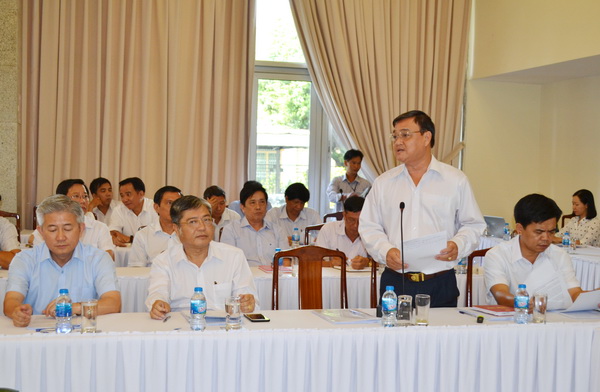 ĐC Huỳnh Tấn Đạt Phó bí thư thường trực Thành ủy Biên Hòa thảo luận tại HN
