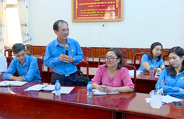 Phó chủ tịch thường trực Liên đoàn Lao động huyện Nhơn Trạch Lưu Thanh Bình chia sẻ kinh nghiệm thành lập Công đoàn cơ sở theo phương pháp mới tại đơn vị mình.