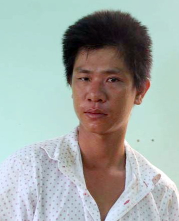 Nghi can Nguyễn Văn Tiên bị công an bắt giữ. (Ảnh: Đ.B)