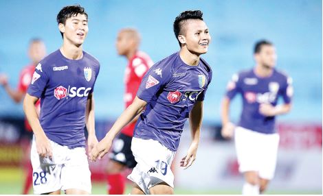 Duy Mạnh và Quang Hải trở thành tương lai của Hà Nội FC.