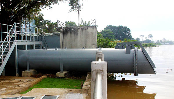 Trạm bơm nước tự động của công trình chống ngập ngã năm Biên Hùng, đặt tại Công viên Nguyễn Văn Trị, đoạn gần Sở GD-ĐT.
