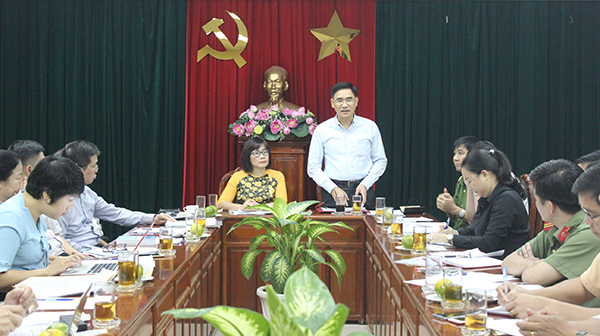 Đồng chí Trần Văn Vĩnh, Ủy viên Ban TVTU, Phó chủ tịch UBND tỉnh phát biểu tại buổi làm việc.