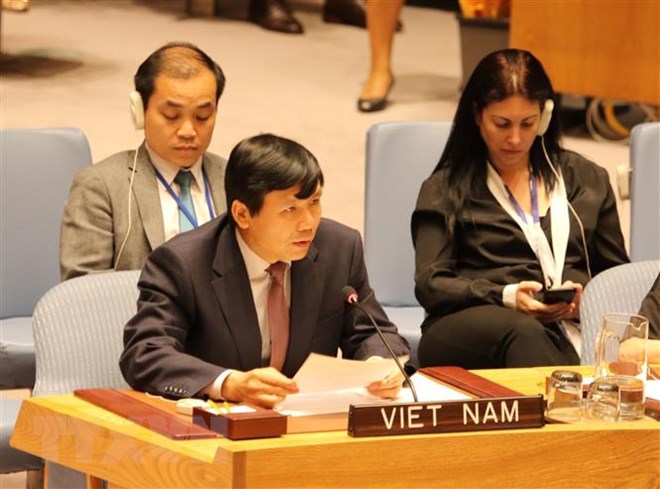 Đại sứ Đặng Đình Quý, Trưởng Phái đoàn đại diện thường trực Việt Nam tại Liên hợp quốc phát biểu tại buổi thảo luận. (Ảnh: Hữu Hoàng/TTXVN)