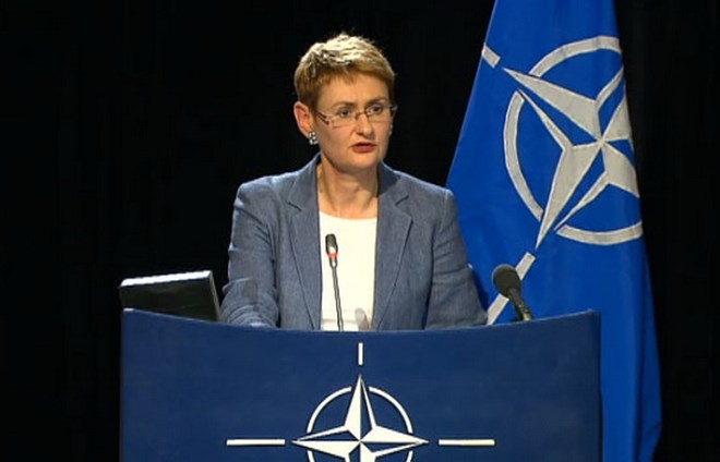 Người phát ngôn của NATO Oana Lungescu. (Nguồn: NATO)