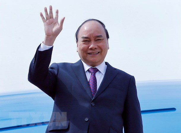 Thủ tướng Nguyễn Xuân Phúc đến sân bay Hồng Kiều, Thượng Hải. (Ảnh: Thống Nhất/TTXVN)