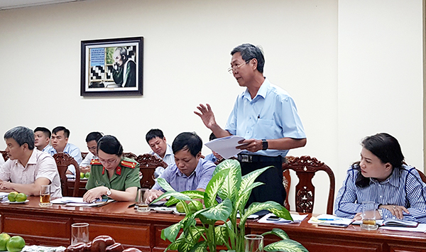 Giám đốc Trung tâm phát triển quỹ đất Nhơn Trạch báo cáo về tình hình giải phóng mặt bằng cho cao tốc Bến Lức - Long Thành (NT - V.Nam)