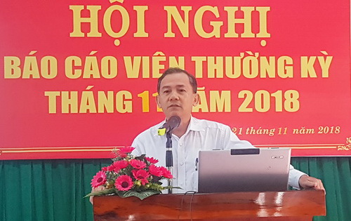 Phó trưởng ban Tuyên giáo Tỉnh ủy Phạm Tấn Linh phát biểu tại hội nghị