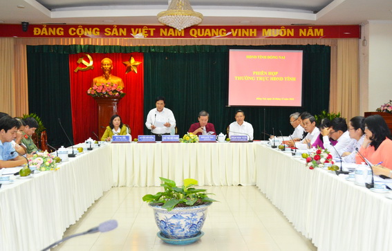 Phó chủ tịch HĐND tỉnh Nguyễn Sơn Hùng kết luận phiên họp