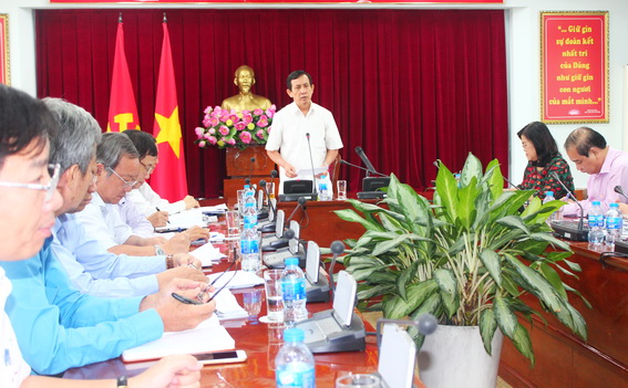 Đồng chí Phạm Văn Ru phát biểu kết luận cuộc họp