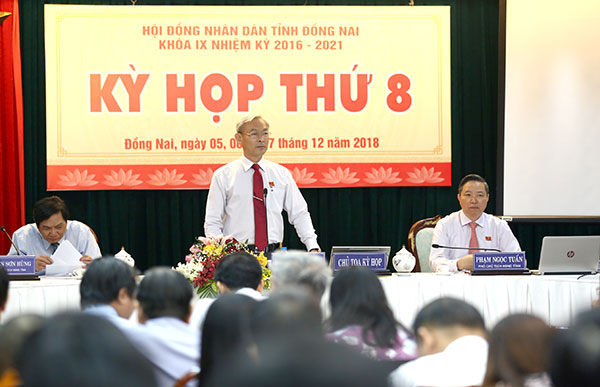 Đồng chí Nguyễn Phú Cường, Bí thư Tỉnh ủy, Chủ tịch HĐND phát biểu trước khi bỏ phiếu tín nhiệm