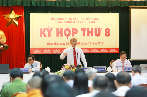 Bí thư Tỉnh ủy Nguyễn Phú Cường chủ trì phiên chất vấn tại hội trường