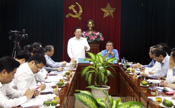 Bộ trưởng Bộ Tài chính Đinh Tiến Dũng phát biểu chỉ đạo tại buổi làm việc (ảnh HQ)