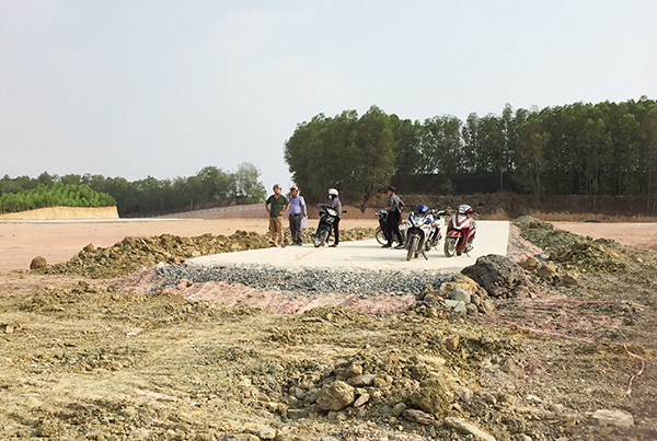 Một trường hợp tự ý tách thửa đất nông nghiệp rồi san lấp, phân lô bán nền đất nông nghiệp tại xã Thiện Tân (huyện Vĩnh Cửu) đã bị cơ quan chức năng xử lý.