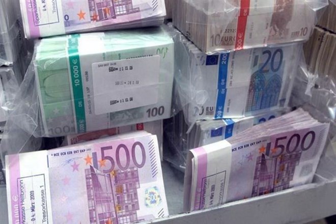 Các đồng tiền giấy euro. (Ảnh: IRNA/TTXVN)