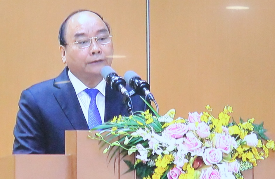Thủ tướng Chính phủ Nguyễn Xuân Phúc phát biểu khai mạc hội nghị trực tuyến với 63 tỉnh thành